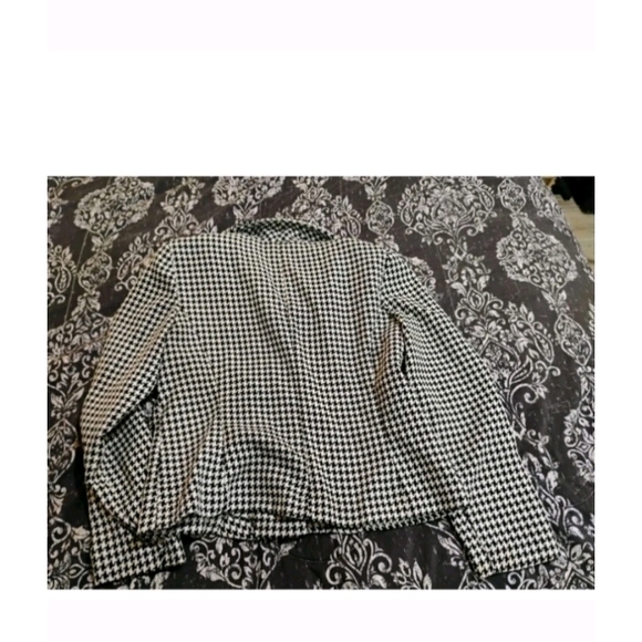 Elegant Houndstooth Women's Blazer - Picture 7 of 10
